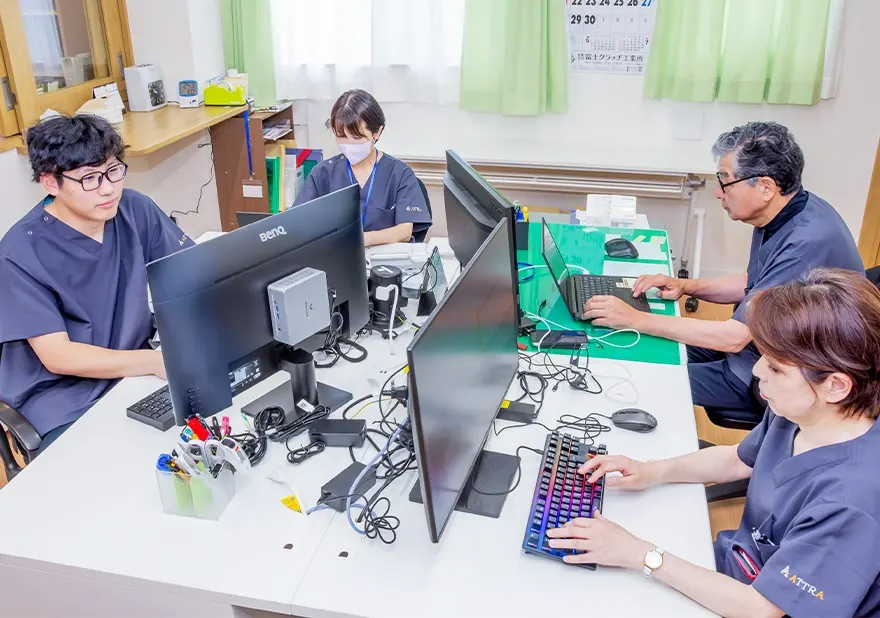 協力し合って新しい施設をつくり上げていく